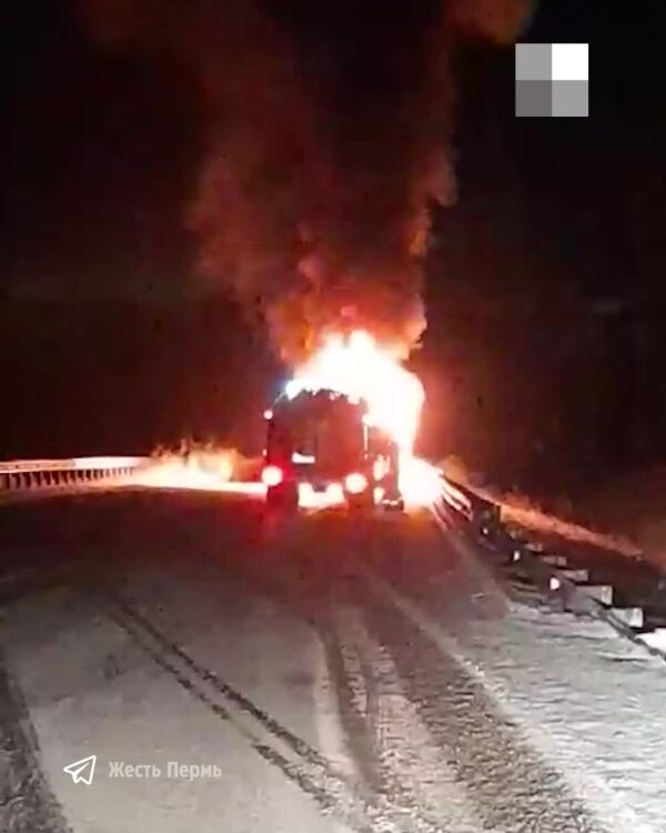 На трассе в Прикамье сгорел автобус