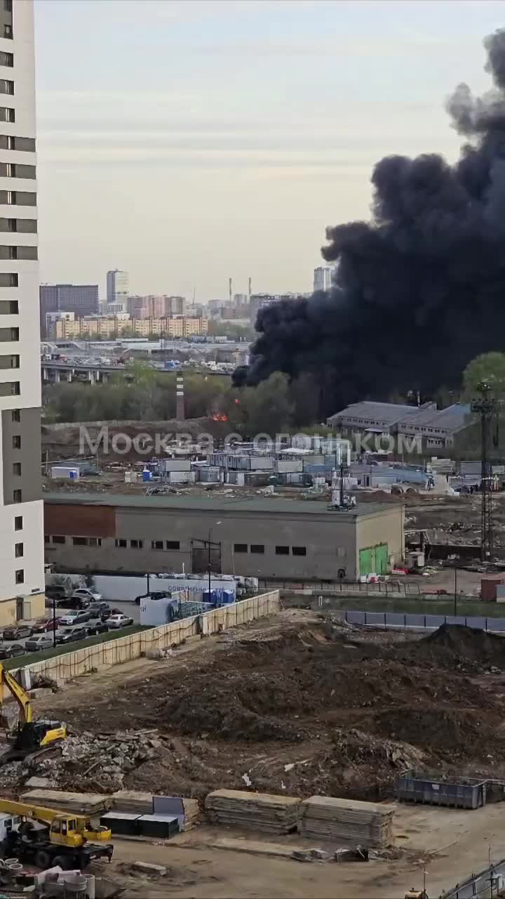 На востоке Москвы произошел крупный пожар: видео, фото, подробности,  загорелось здание на Иртышском проезде, что горит в Гольяново и Метрогородке  - 24 апреля 2024 - МСК1.ру