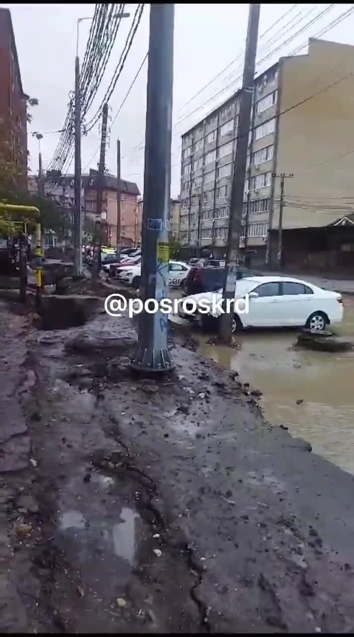 В Краснодаре улица Ратной Славы вся разрыта, хотя работы вот-вот должны  закончить - 14 ноября 2023 - 93.ру