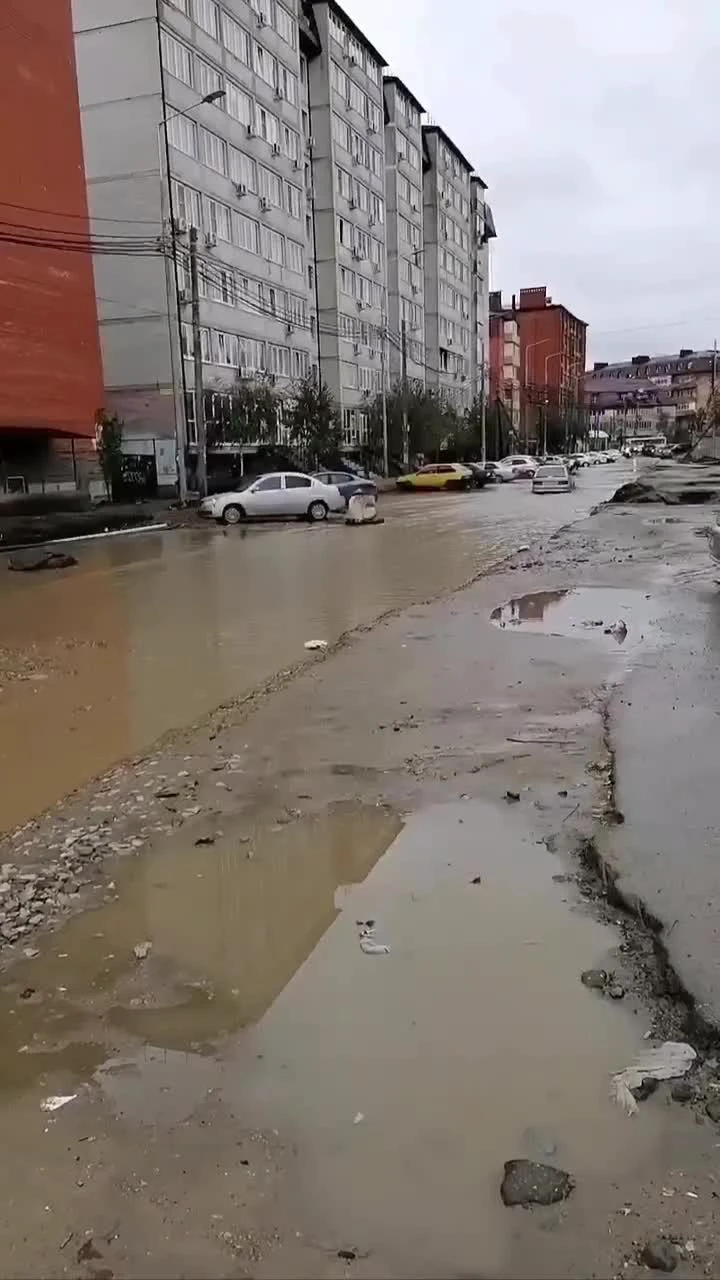 В Краснодаре улица Ратной Славы вся разрыта, хотя работы вот-вот должны  закончить - 14 ноября 2023 - 93.ру