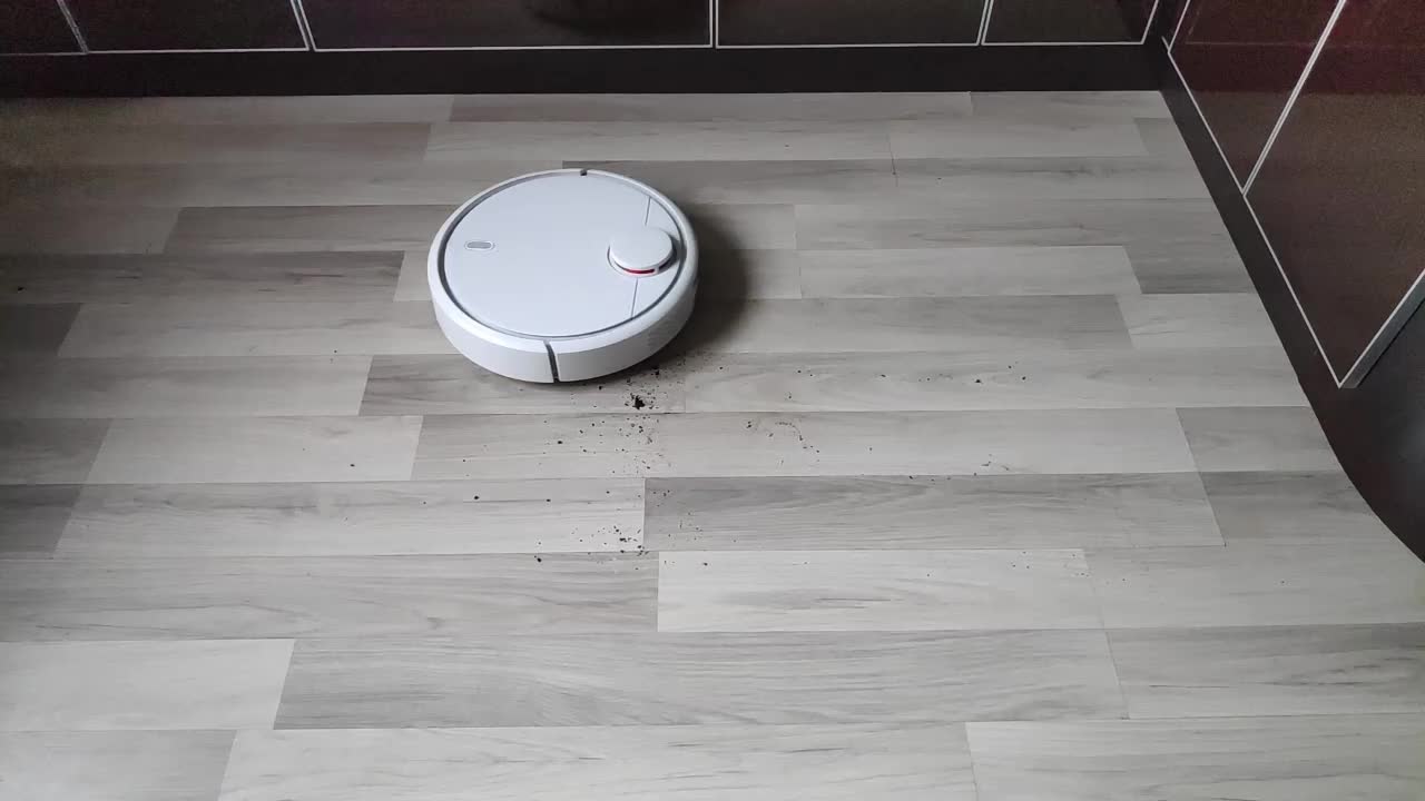 Обзор Xiaomi Mi Robot Vacuum — умного пылесоса, который убирает лучше  человека — Лайфхакер