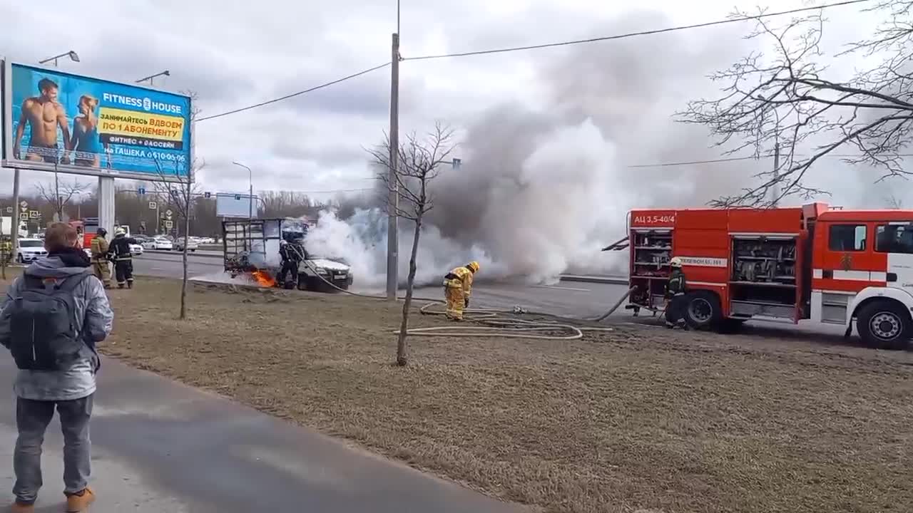 Припаркованная ГАЗель сгорела во Фрунзенском районе — Мегаполис