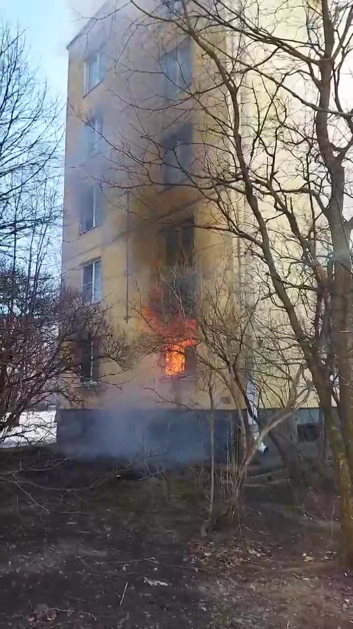 На улице Танкиста Хрустицкого потушили квартиру в хрущевке — Мегаполис