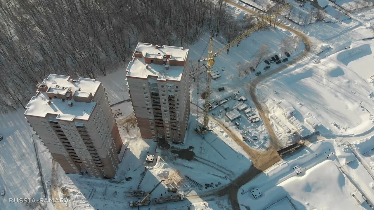 В Самаре построили две свечки экономкласса за ТЦ Metro, видео - 26 февраля  2024 - 63.ру