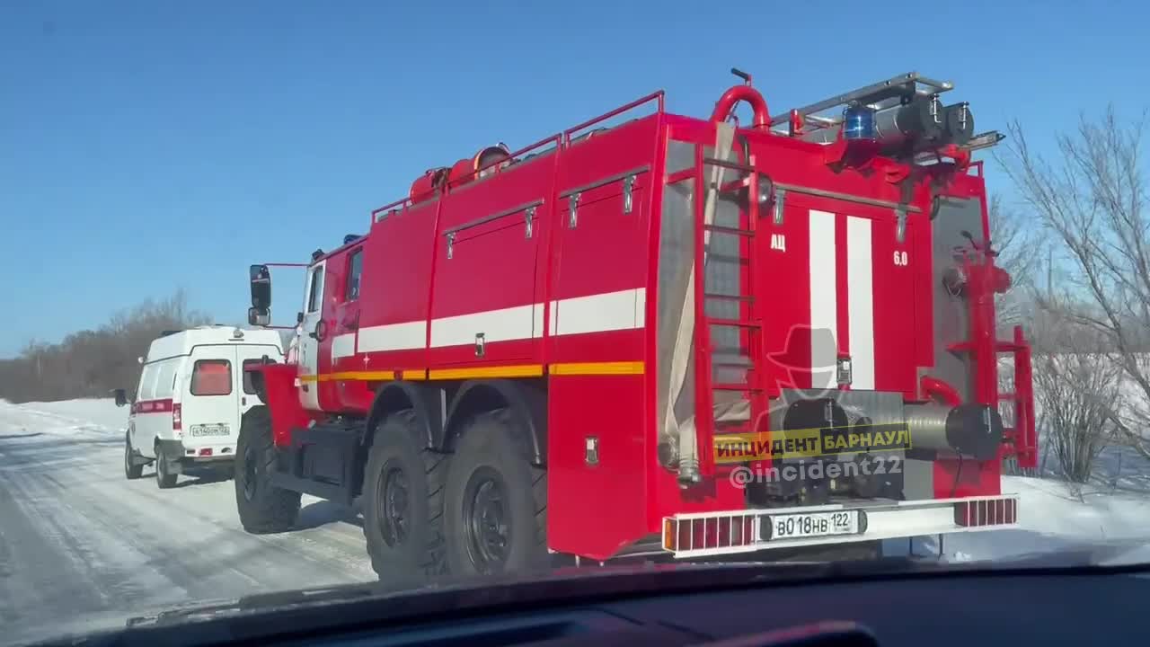 Появилось видео с места смертельной аварии на Алтае - 15 февраля 2024 -  НГС22.ру