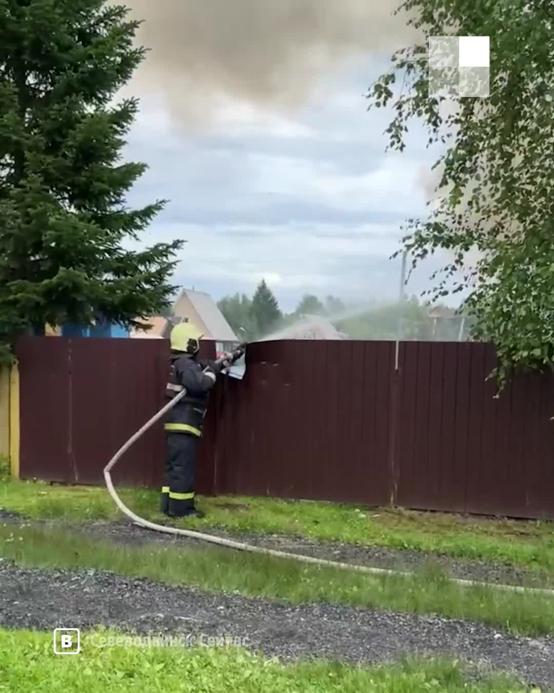 Пожар в дачном доме под Северодвинском сняли на видео - 9 июля 2024 - 29.ру