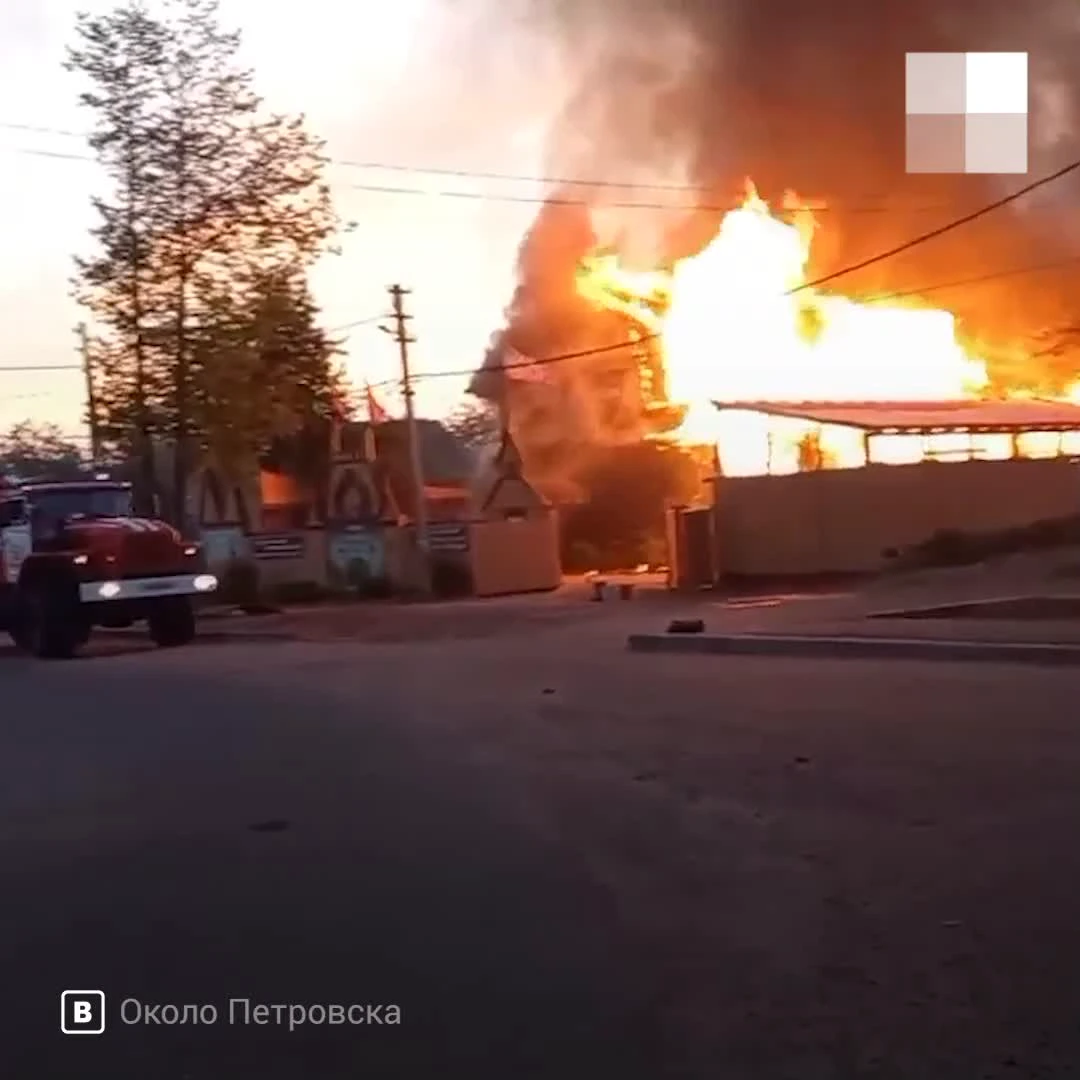 В Ярославской области сгорел дом Ежа Петровича | В Петровском сгорел дом  многодетной семьи - 27 июня 2021 - 76.ру