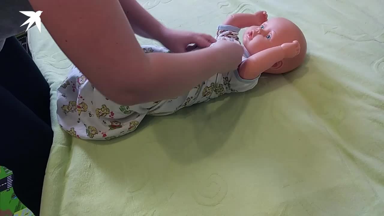 Как правильно пеленать новорожденного ребенка: пошаговая инструкция с фото и видео и советы педиатров