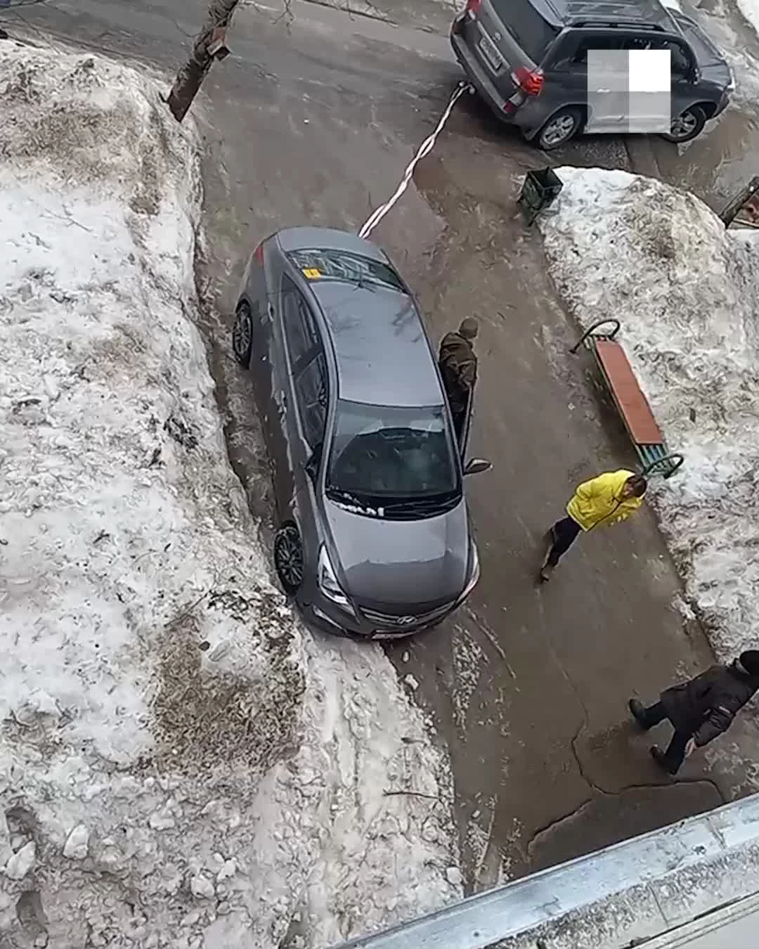 В Новосибирске заявили, что на Петухова машина въехала в подъезд - 31 марта  2024 - НГС.ру