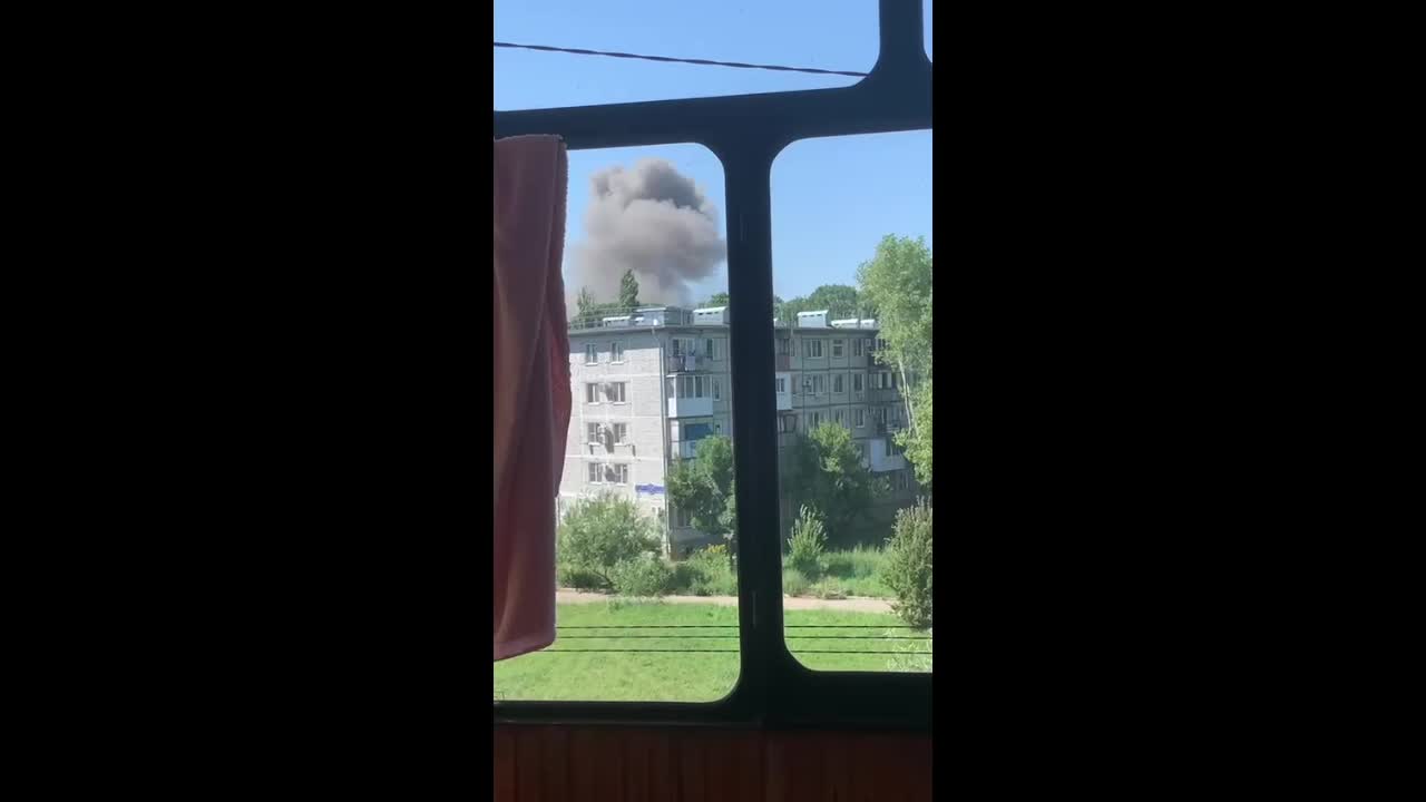 Появились видео из Приморско-Ахтарска, снятые в первые минуты после взрыва  - 2 июля 2023 - 93.ру