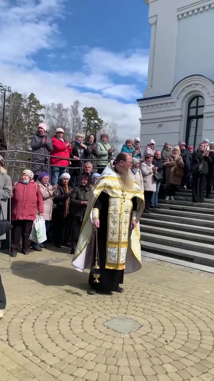 Звезду шоу «Голос» Евгения Кунгурова похоронили на родине, рядом с могилой  бабушки - 13 апреля 2024 - 74.ру