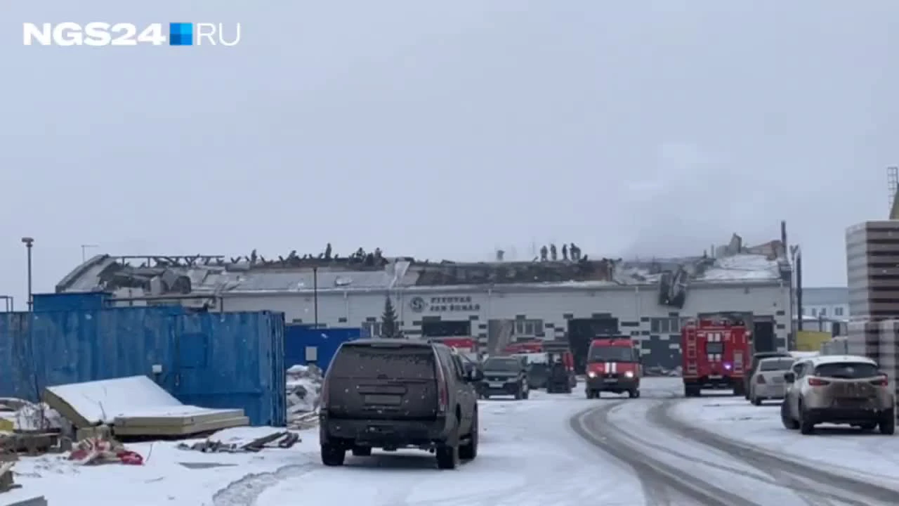 В Красноярске горит склад пивоваренного завод ZELEN на улице Полигонной - 2  марта 2024 - НГС24.ру