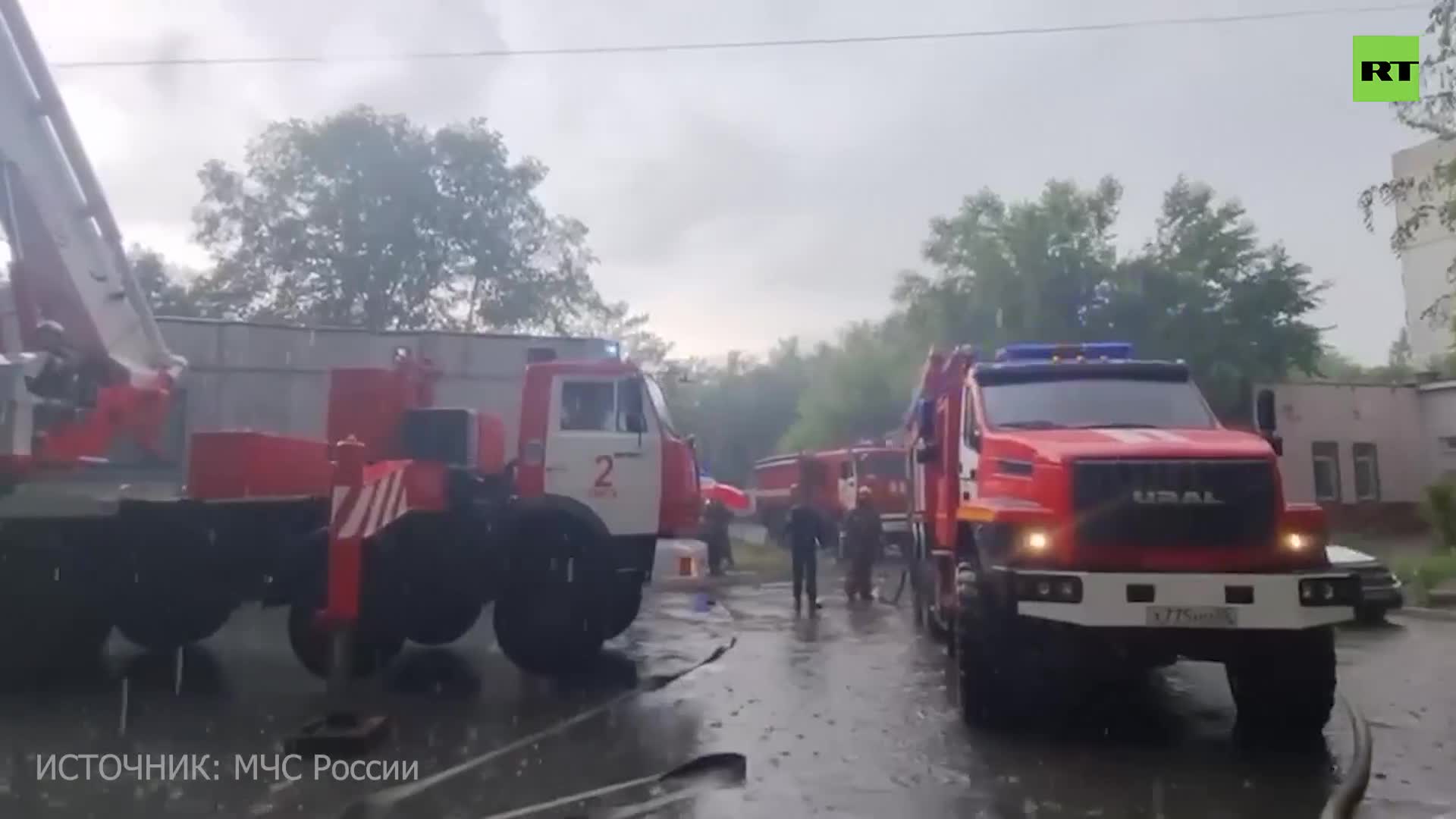 В пятиэтажке в Омске произошёл пожар, спасены 27 человек — РТ на русском