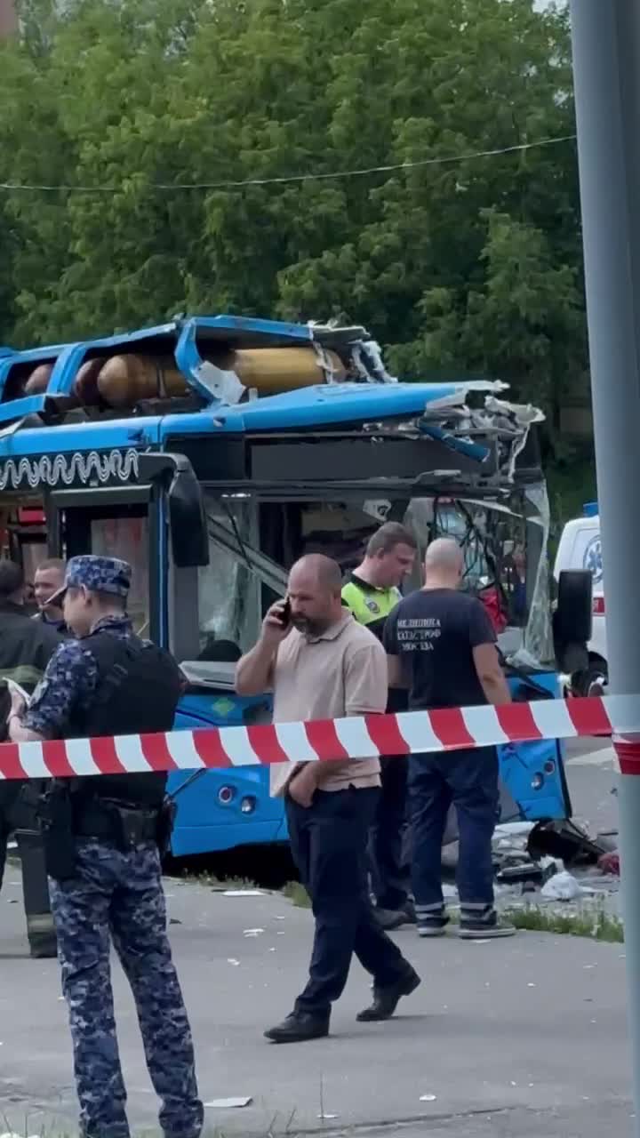 ЧП в Москве: на Ижорской улице взорвался автобус, фото и видео с места  происшествия на севере Москвы, где взорвался газовый баллон на автобусе - 2  июля 2024 - МСК1.ру