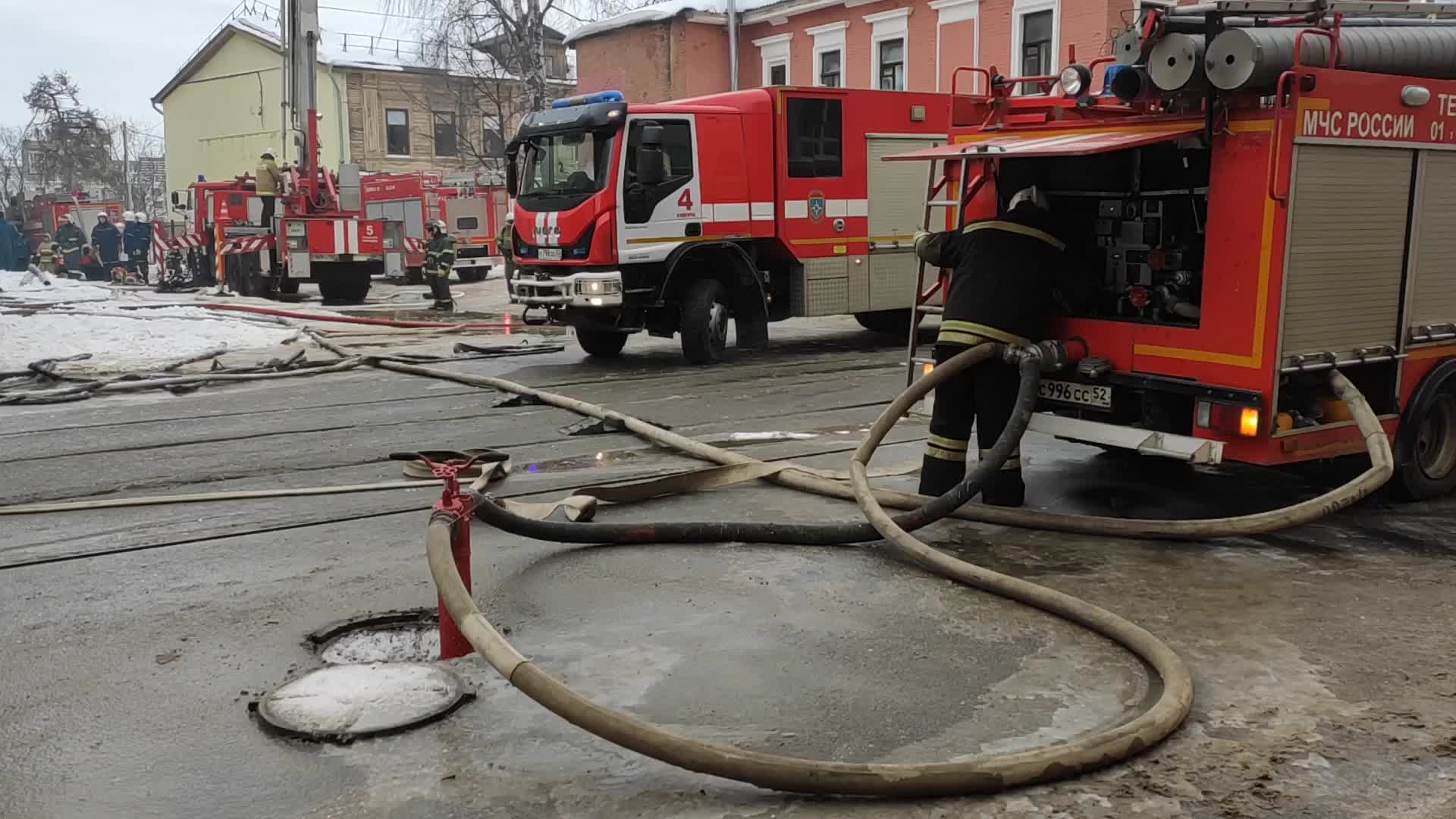 Пожар на Ильинской в Нижнем Новгороде 12 января 2022 г.: загорелся дом купца  Котельникова - 12 января 2023 - НН.ру