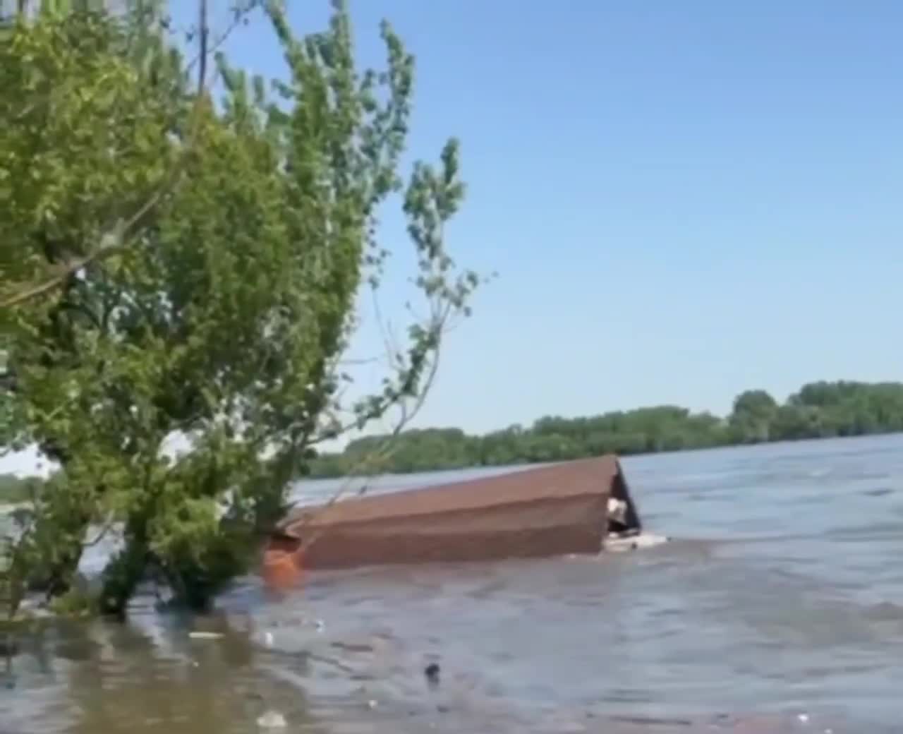 Подрыв Каховской ГЭС, фото и видео очевидцев из Новой Каховки - 6 июня 2023  - МСК1.ру