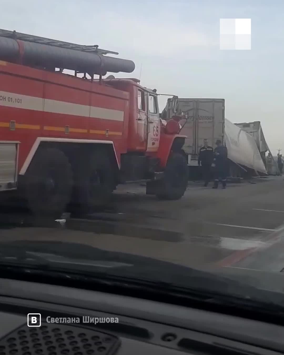 На трассе под Волгоградом большегруз выехал на встречную полосу. Есть  погибшие - 4 августа 2021 - V1.ру