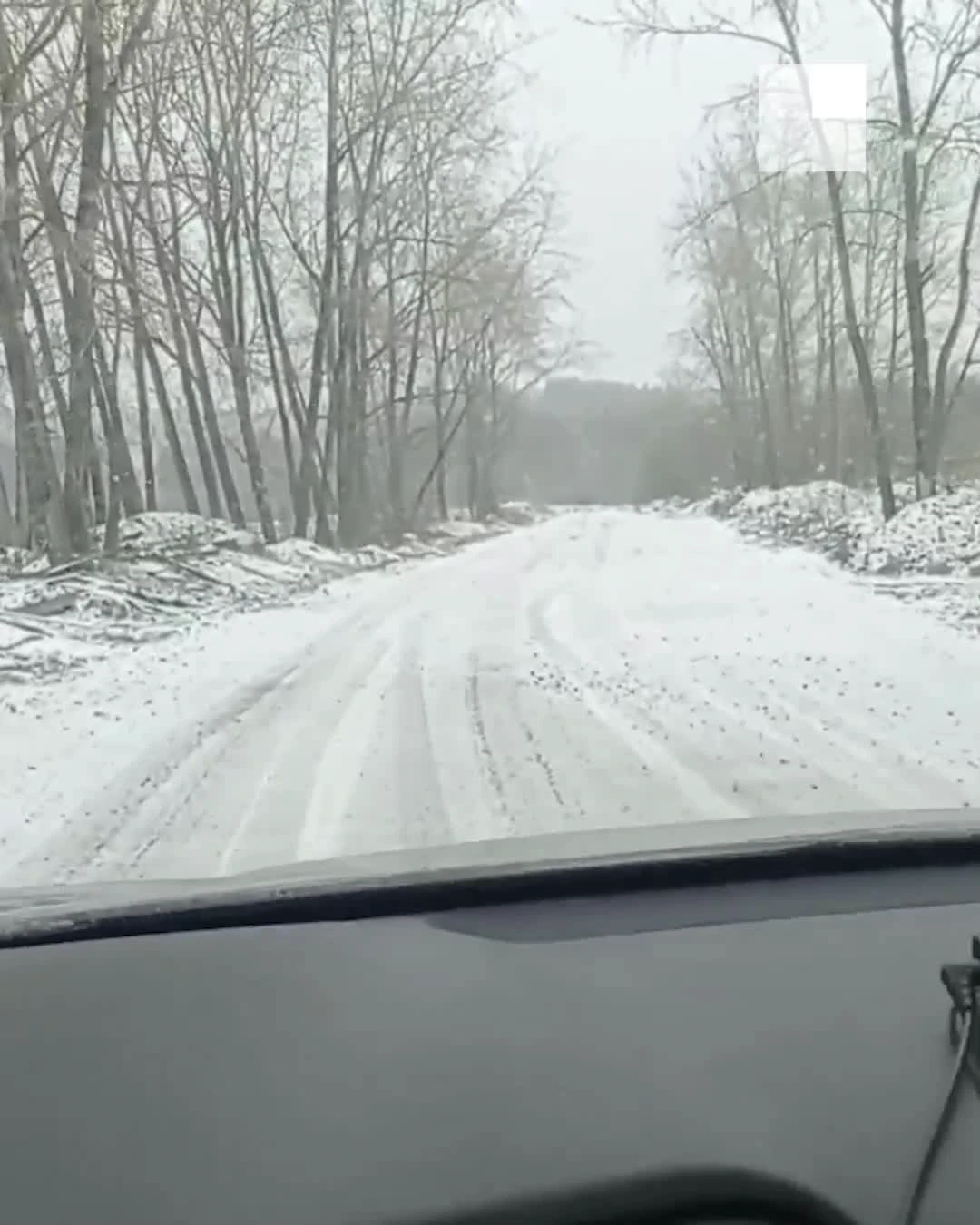 В Свердловской области трассу замело снегом 24 апреля: видео - 24 апреля  2024 - Е1.ру