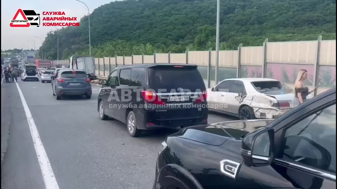 Массовое ДТП с пострадавшими сковало движение на объездной во Владивостоке  - 27 июня 2024 - ВЛАДИВОСТОК1.ру