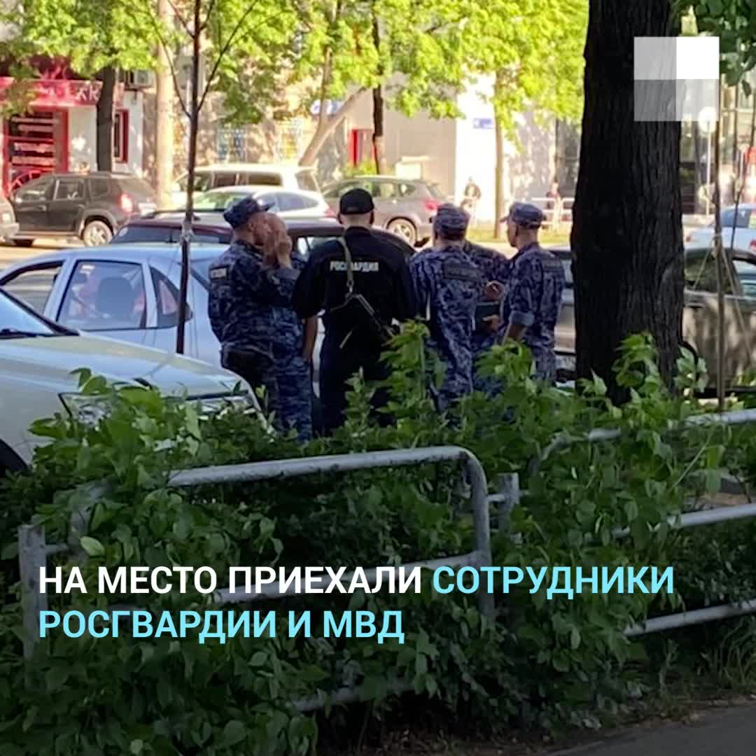 В Челябинске к гимназии № 23 стянули силовиков из-за пришедшей с пистолетом  шестиклассницы, 20 мая 2021 г - 20 мая 2021 - 74.ру