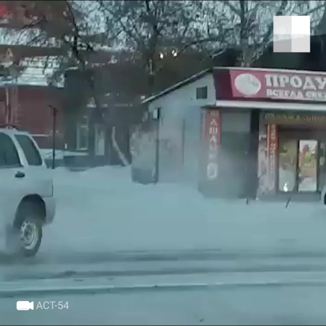 Тройное ДТП у станции Мочище, в котором пострадал водитель / Новосибирск, 7  января 2021 г. - 7 января 2021 - НГС.ру