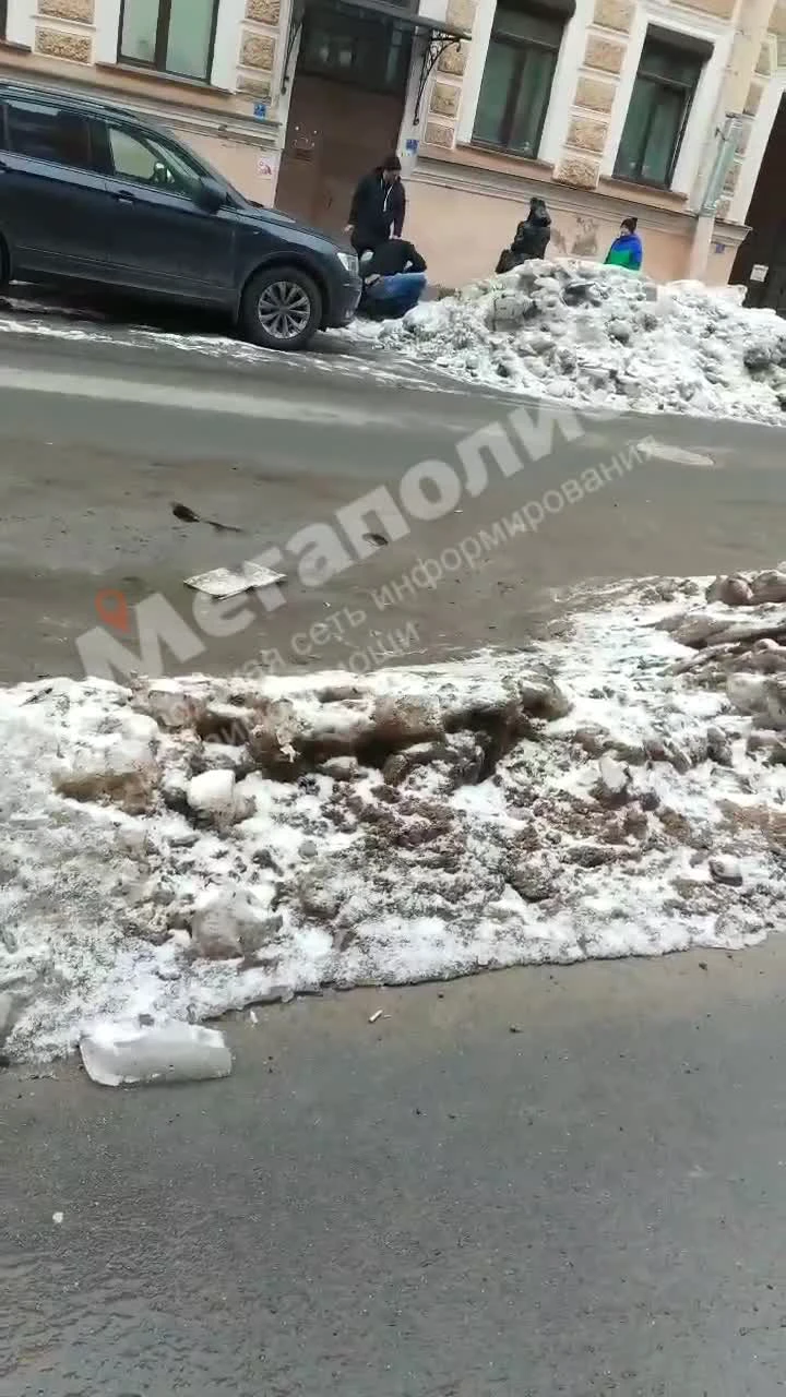 В Ломоносове машина пробила ограждение на Сойкинской дороге и упала в  водопад — Мегаполис