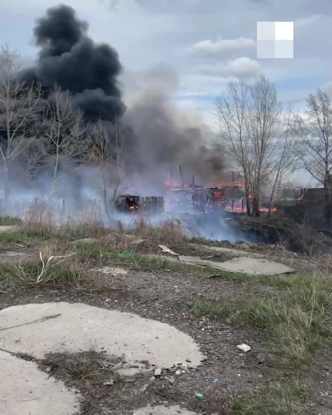 В Красноярске горят частные дома, в них взрываются газовые баллоны - 8 мая  2024 - НГС24.ру