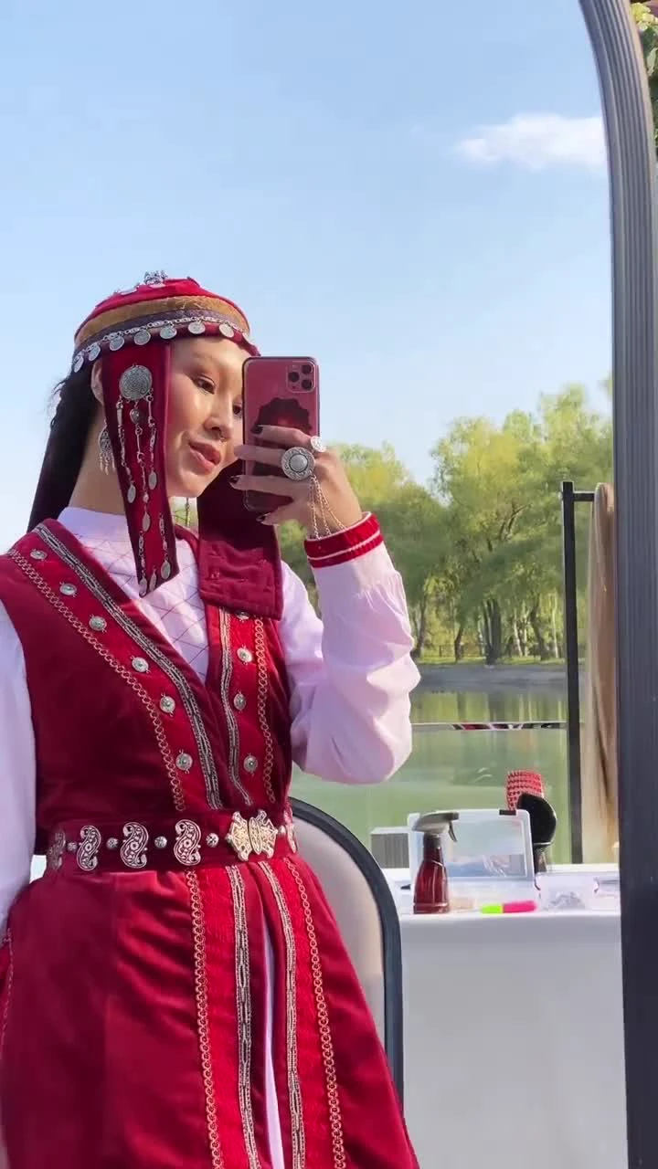 Тығыз джинсы мини юбкадағы порно