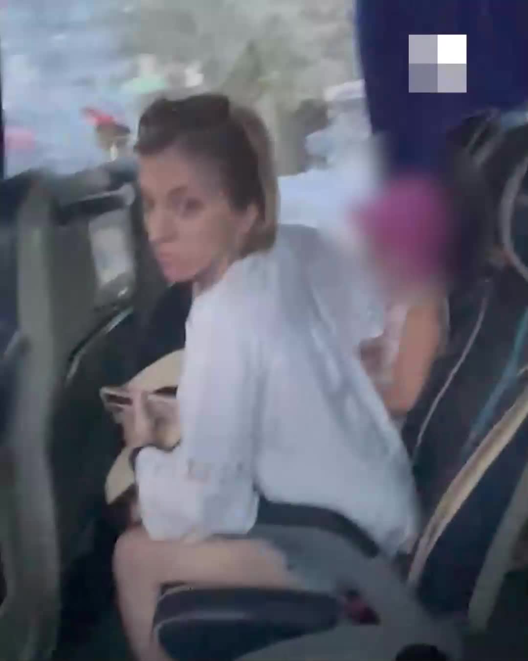 Сиськи в автобусе: 3000 русских порно видео