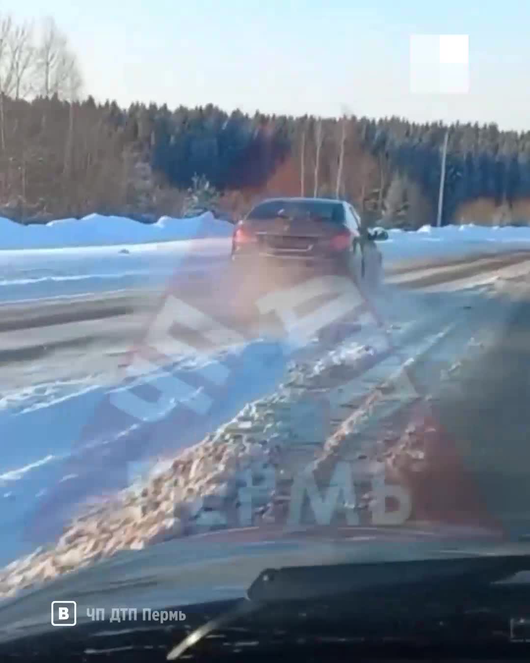 Очевидцы сняли на видео ДТП в Прикамье на трассе Пермь-Березники, где  погибла маленькая 11-летняя девочка - 11 февраля 2024 - 59.ру