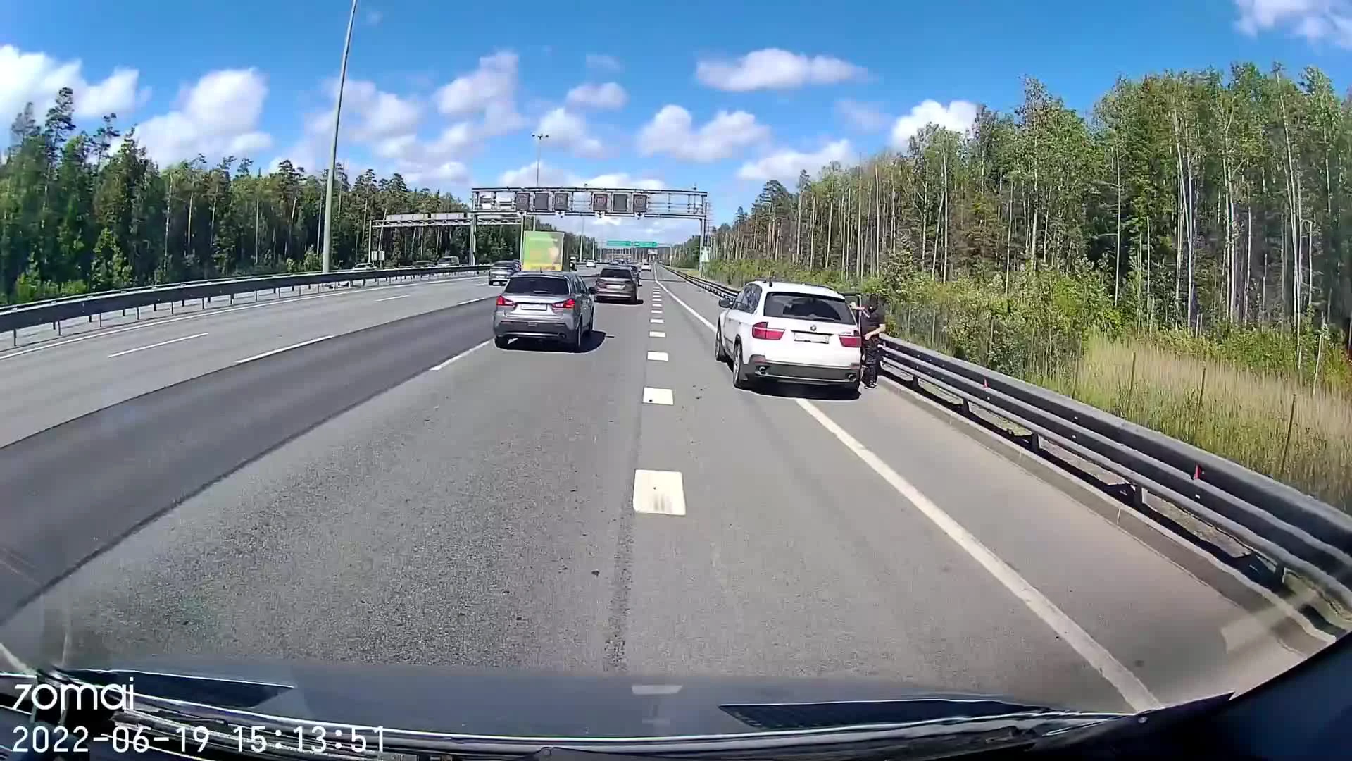 Двойная авария на КАДе у Колтушской развязки попала на видео — Мегаполис