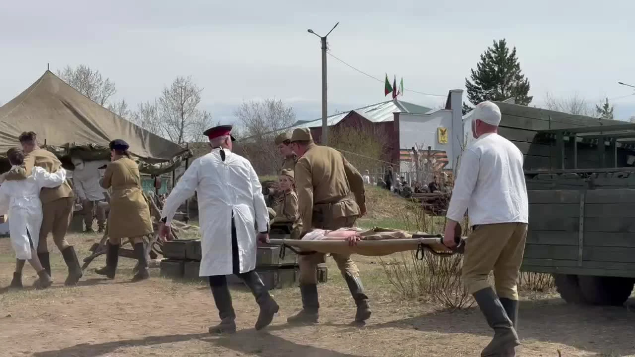 Военно-исторический фестиваль «82-я Гвардейская. На Берлин» (12+), во время  которого показали фрагмент боя по освобождению Украины в 1944 году, провел  клуб «Забайкальский фронт» 9 мая в Парке Победы: видео - 9 мая 2024 -  ЧИТА.ру