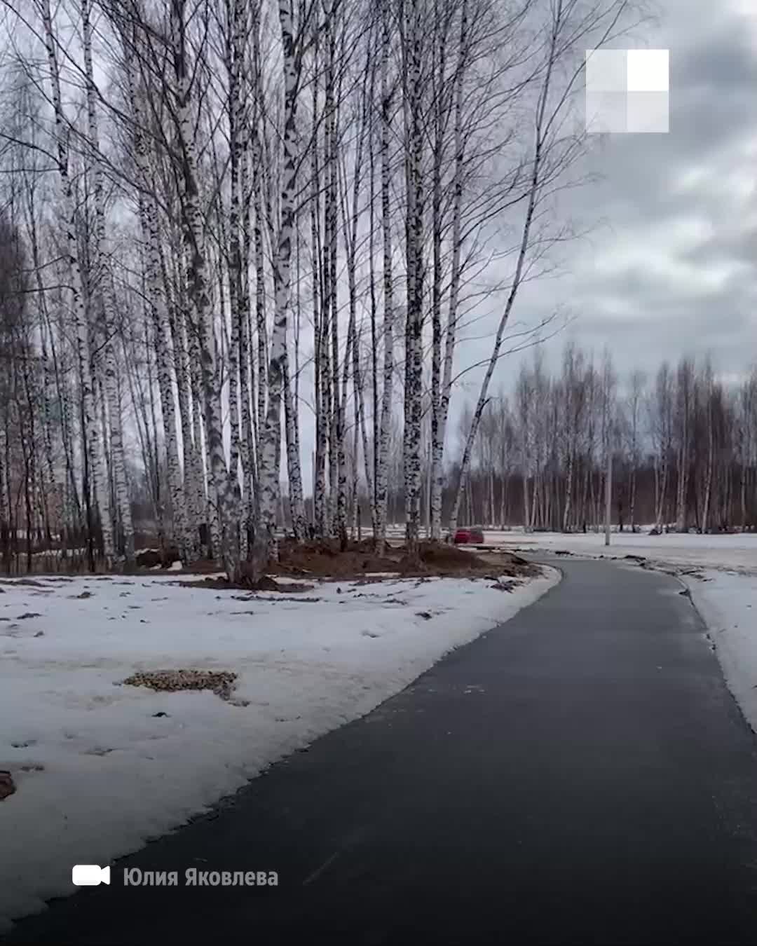 В Ярославле на новой дороге появилась огромная лужа / машины утонули в  огромной луже / что будет, если машина попадет в огромную лужу / можно ли  ехать на машине по большой луже - 9 апреля 2022 - 76.ру