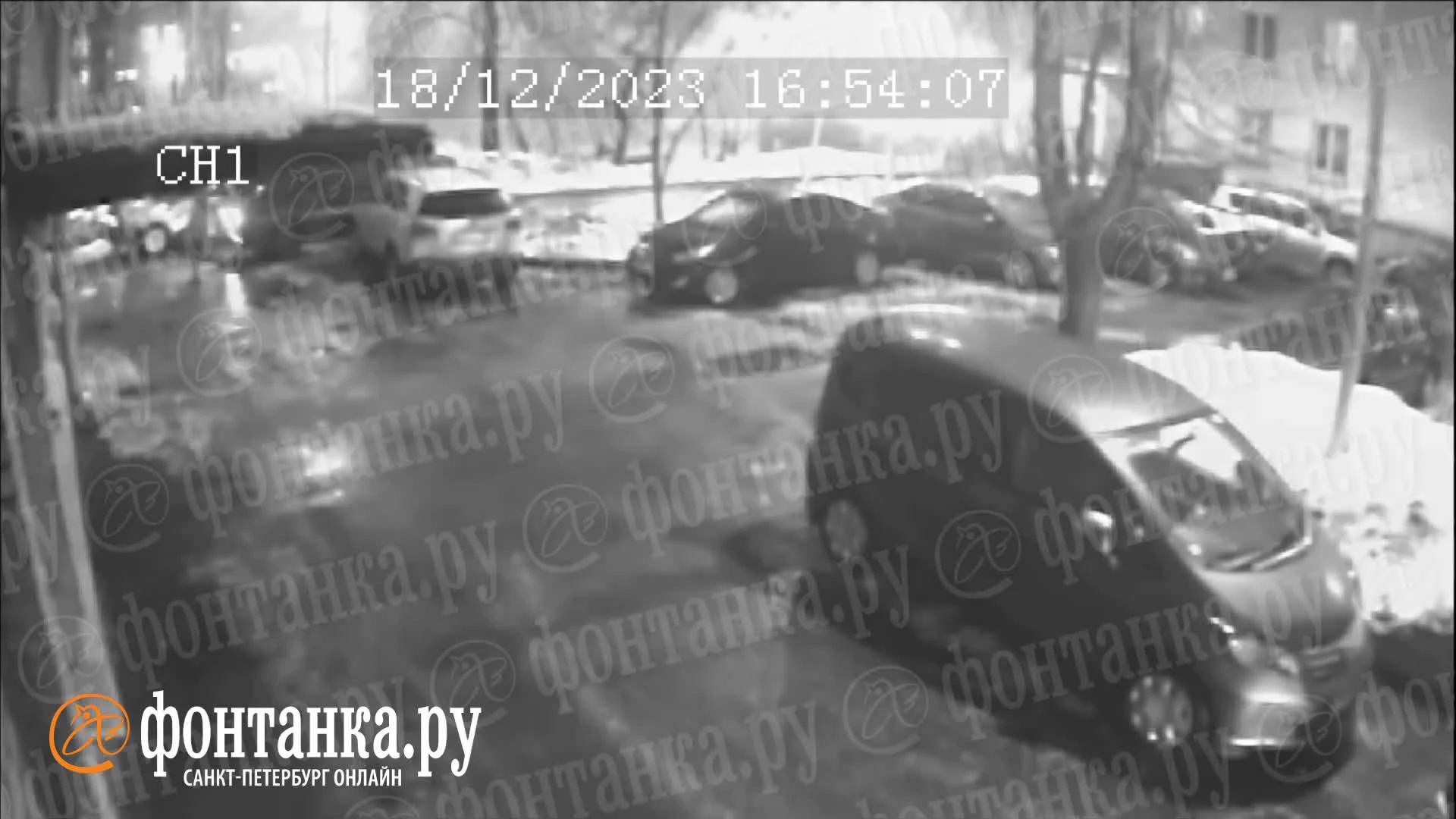 Взрыв баллона на Школьной улице: видео - 18 декабря 2023 - ФОНТАНКА.ру