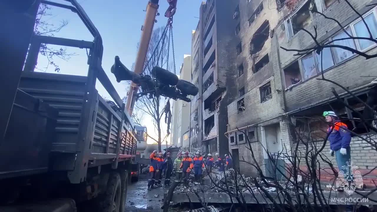 Огонь, поглотивший шесть членов одной семьи. Список жертв крушения военного  самолета в Ейске | STARHIT