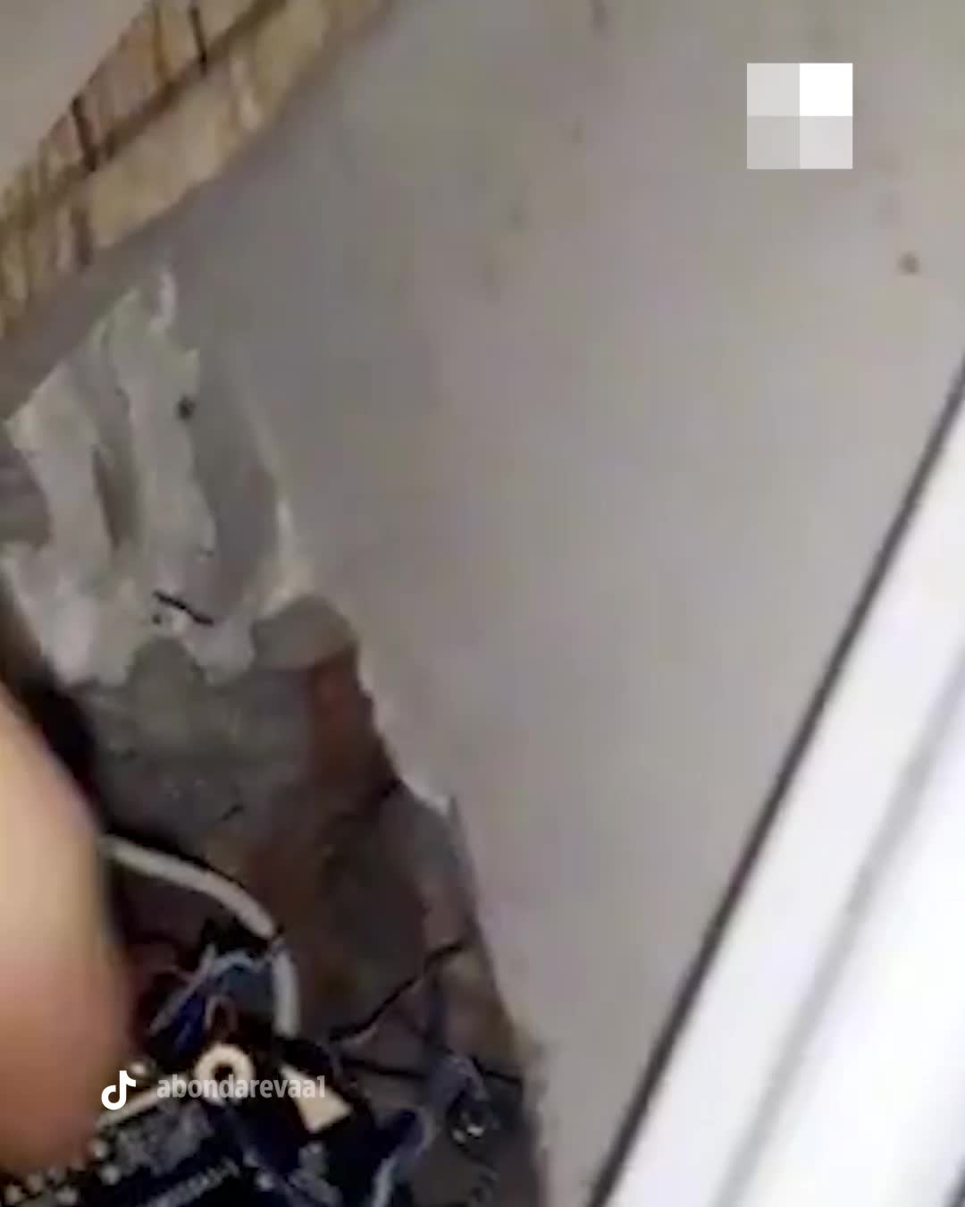 Пара нашла скрытую камеру в спальне дома, снятого через Airbnb - ForumDaily
