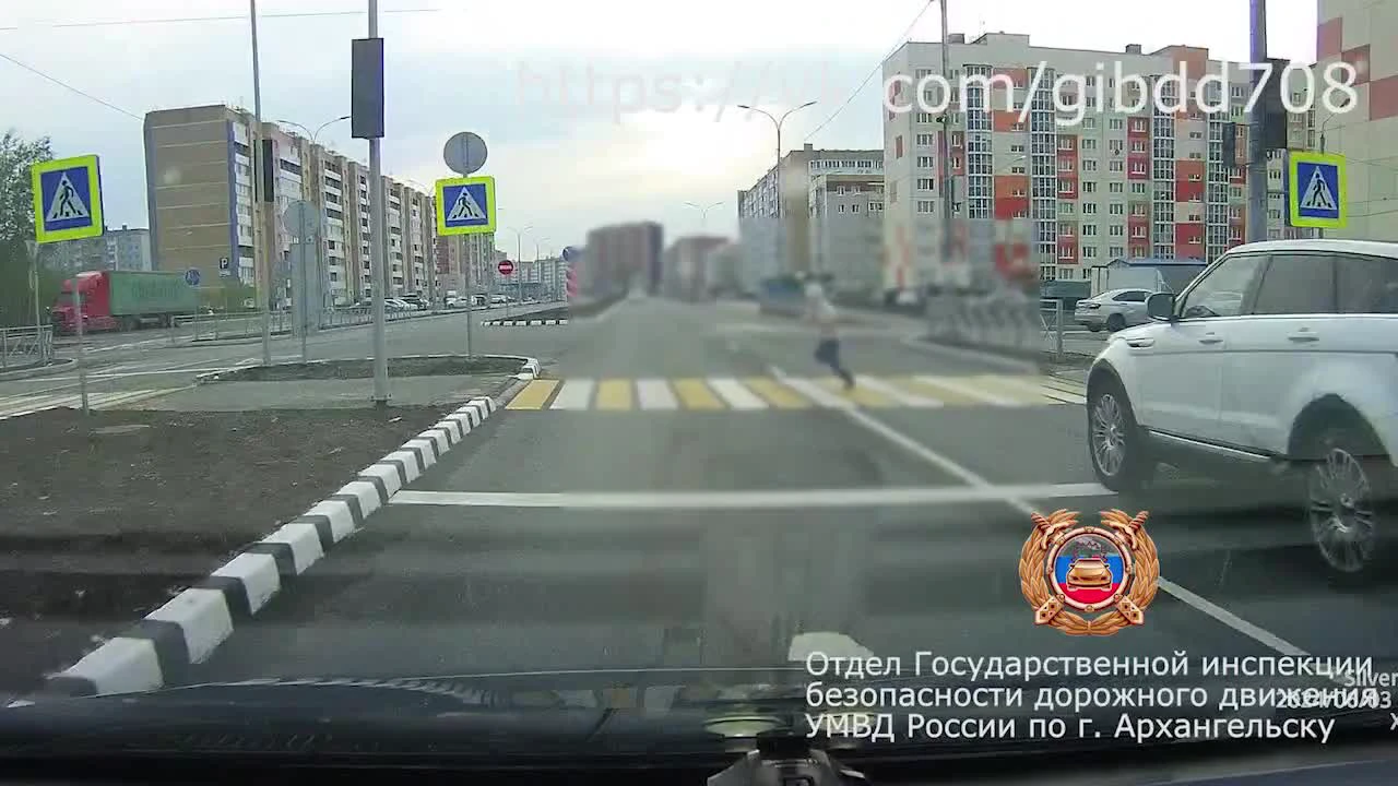 На Московском проспекте в Архангельске сбили школьницу: видео ДТП, что с  девочкой - 10 июня 2024 - 29.ру