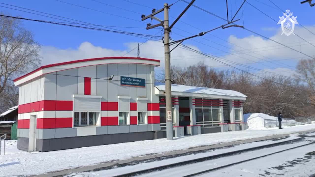 В Новосибирске опубликовали видео станции, где электропоезд насмерть сбил  14-летнюю девочку - 2 марта 2024 - НГС.ру