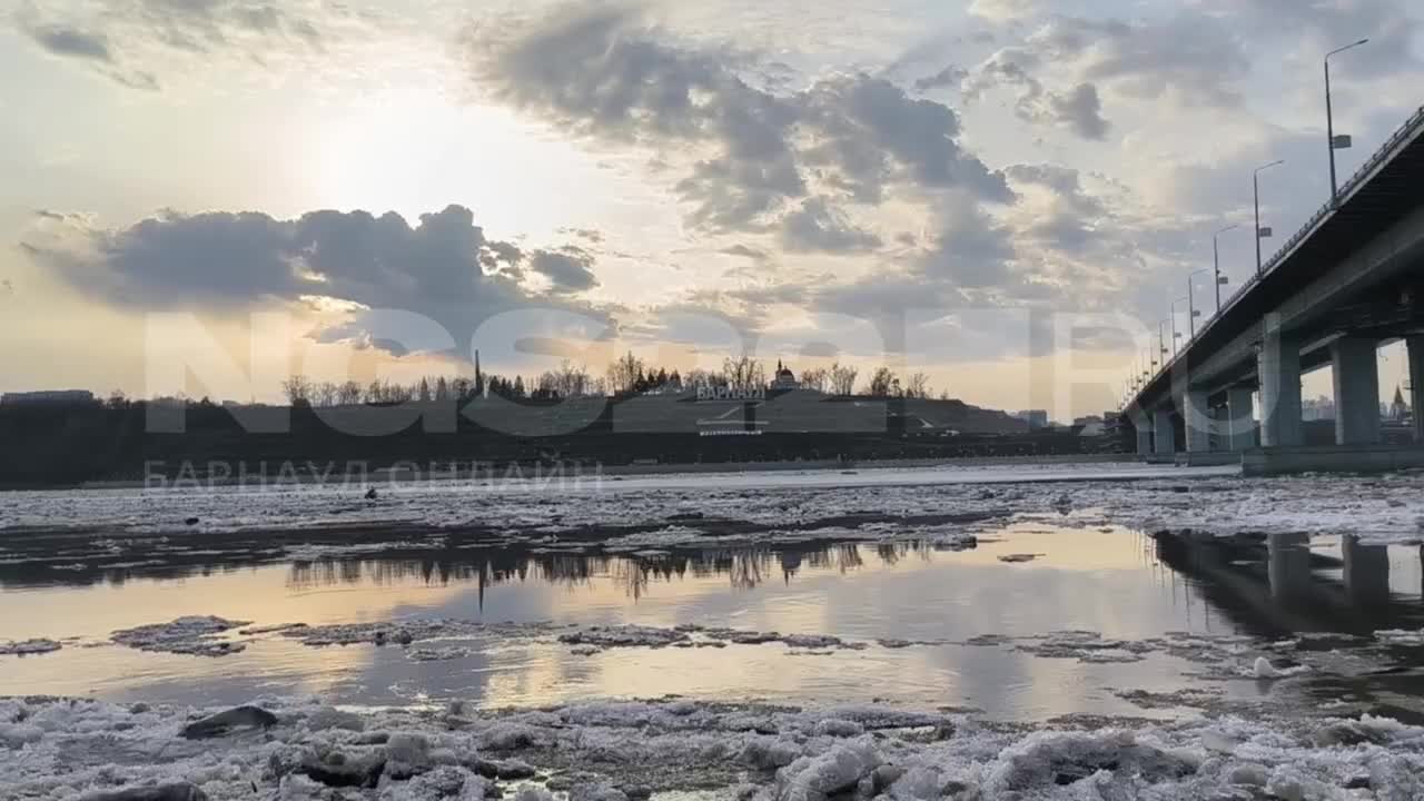 Ледоход на Оби в Барнауле — 2024 — фото и видео - 9 апреля 2024 - НГС22.ру