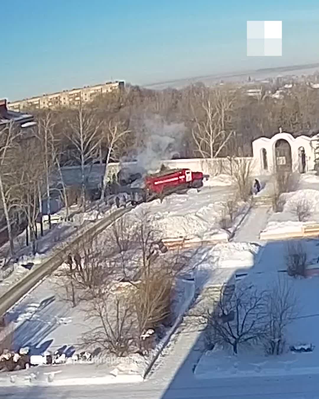 Видео поджога машины у храма в Троицке Челябинской области 21 января 2023  года - 21 января 2023 - 74.ру