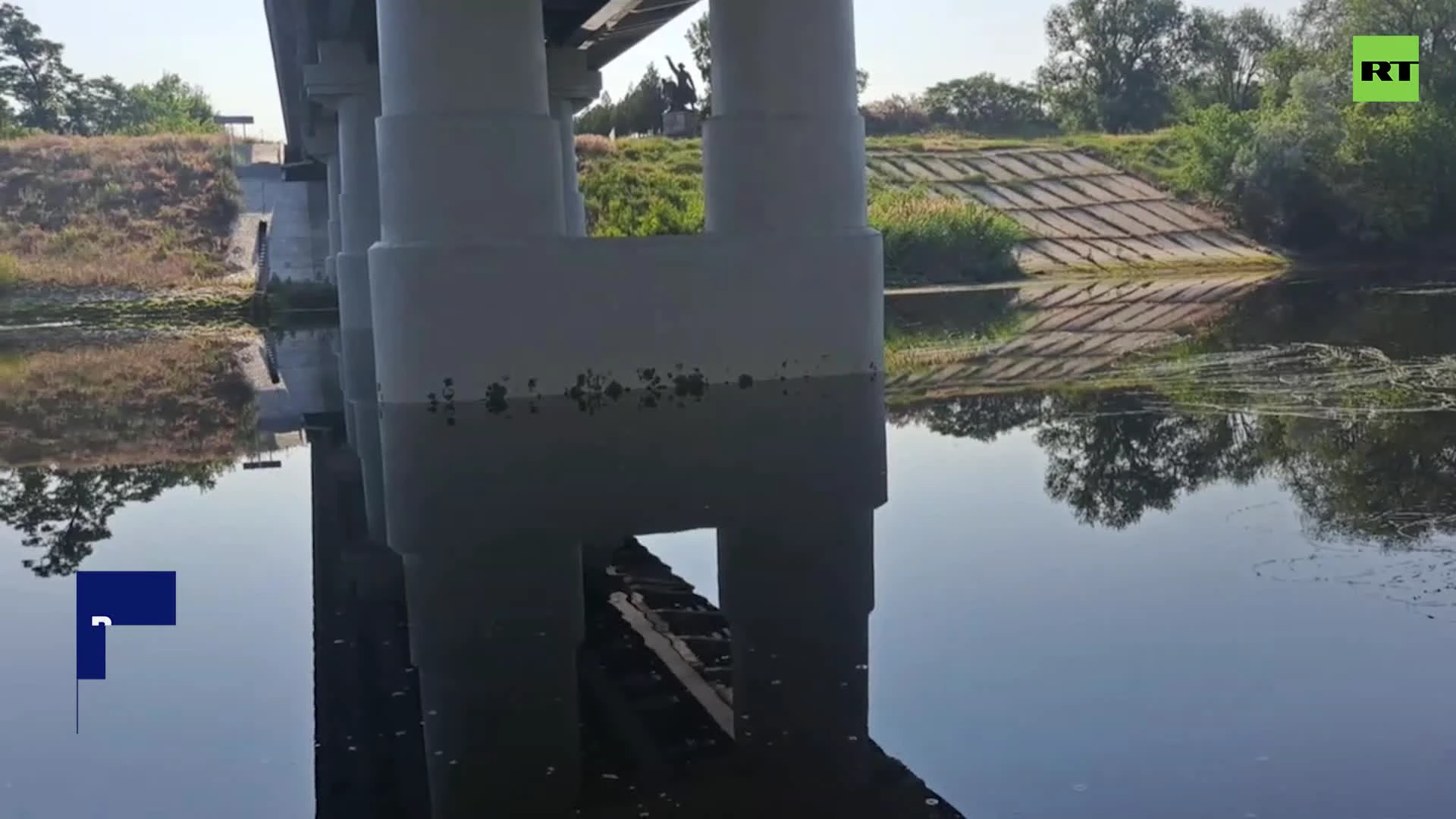 Вода поднялась на 10 м»: в результате ударов ВСУ разрушились задвижки на  Каховской ГЭС — РТ на русском