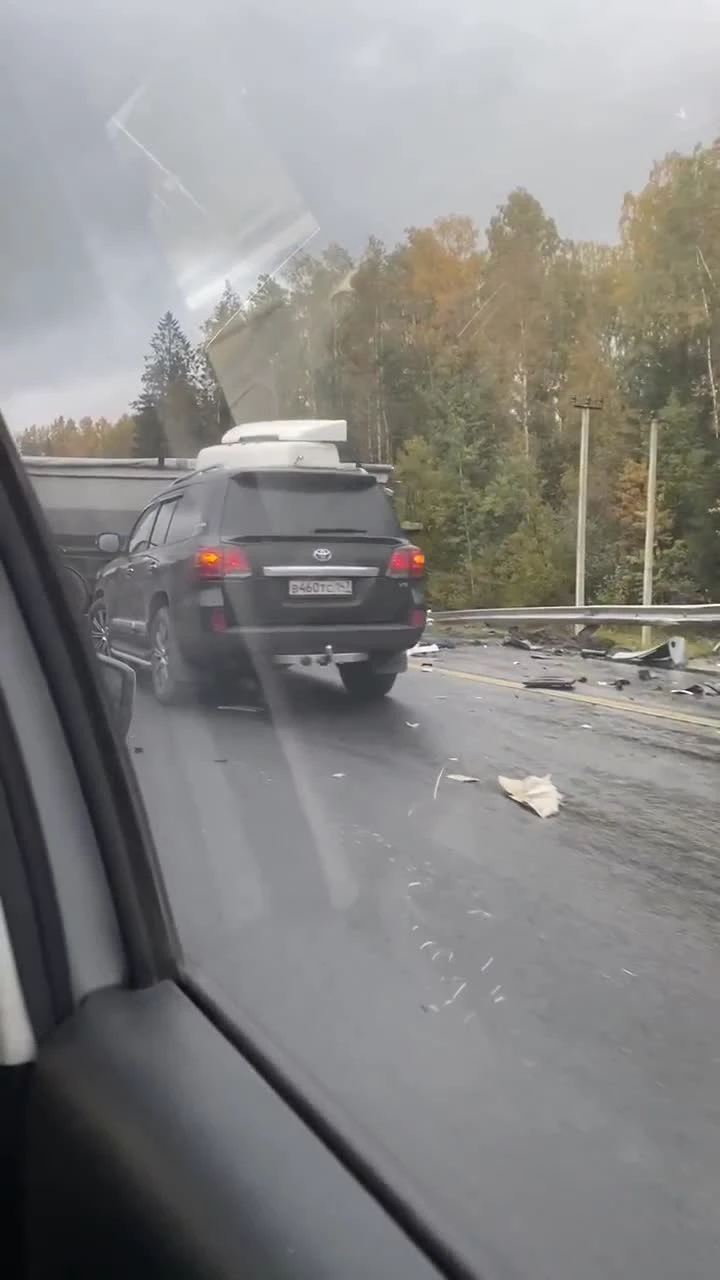 В Петербурге будут судить водителя большегруза, который вместе с коллегой  устроил погром в тоннеле дамбы — Мегаполис