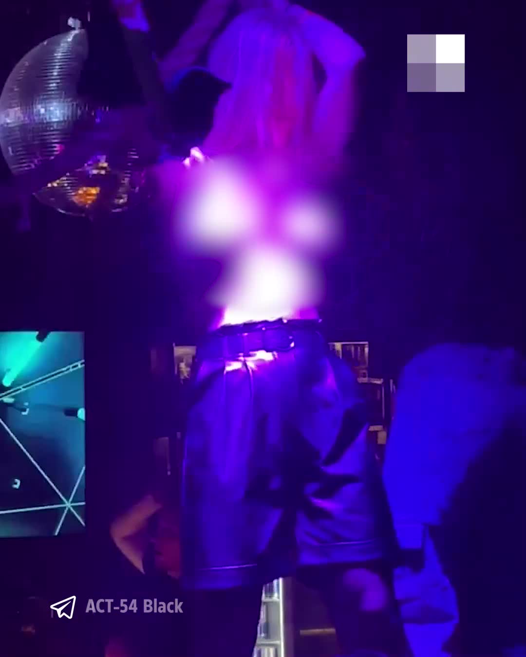 Сибирячка станцевала топлес на стойке в ночном клубе в Новосибирске - 9  октября 2023 - НГС