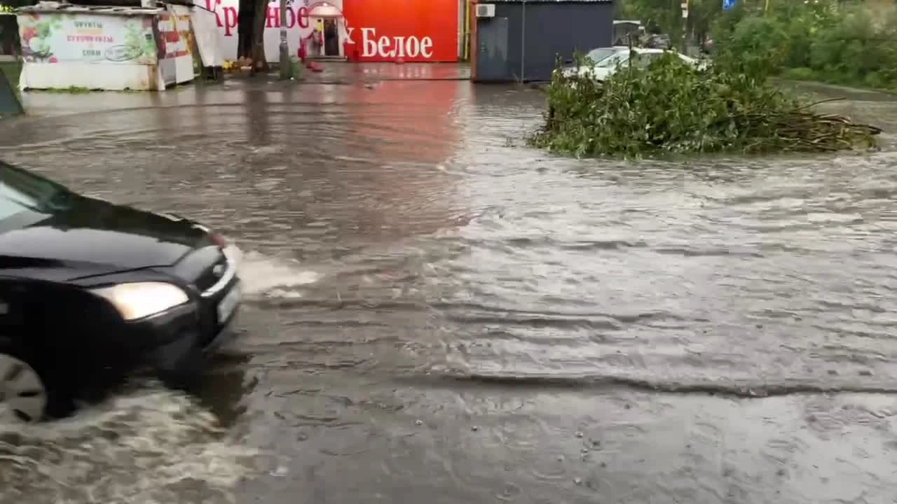 Улицы в Челябинске затопило из-за дождя - 9 сентября 2023 - 74.ру