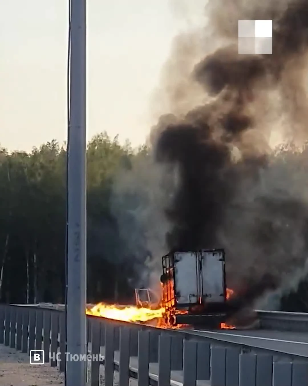 Взорвалась машина в Тюмени — видео - 26 июля 2023 - 72.ру