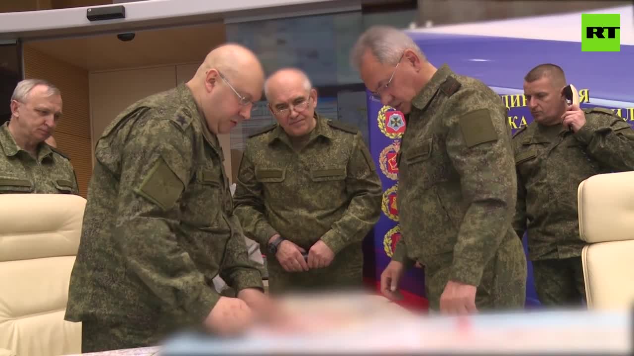 Задачи специальной операции на украине. Суровикин и Шойгу. Суровикин докладывает Шойгу. Генералы Украины.