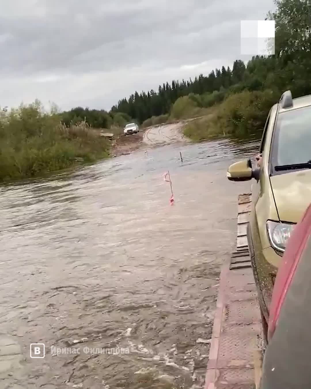 Из-за размытой дороги скорую помощь в Верхней Тойме перевозит грузовик - 4  сентября 2021 - 29.ру