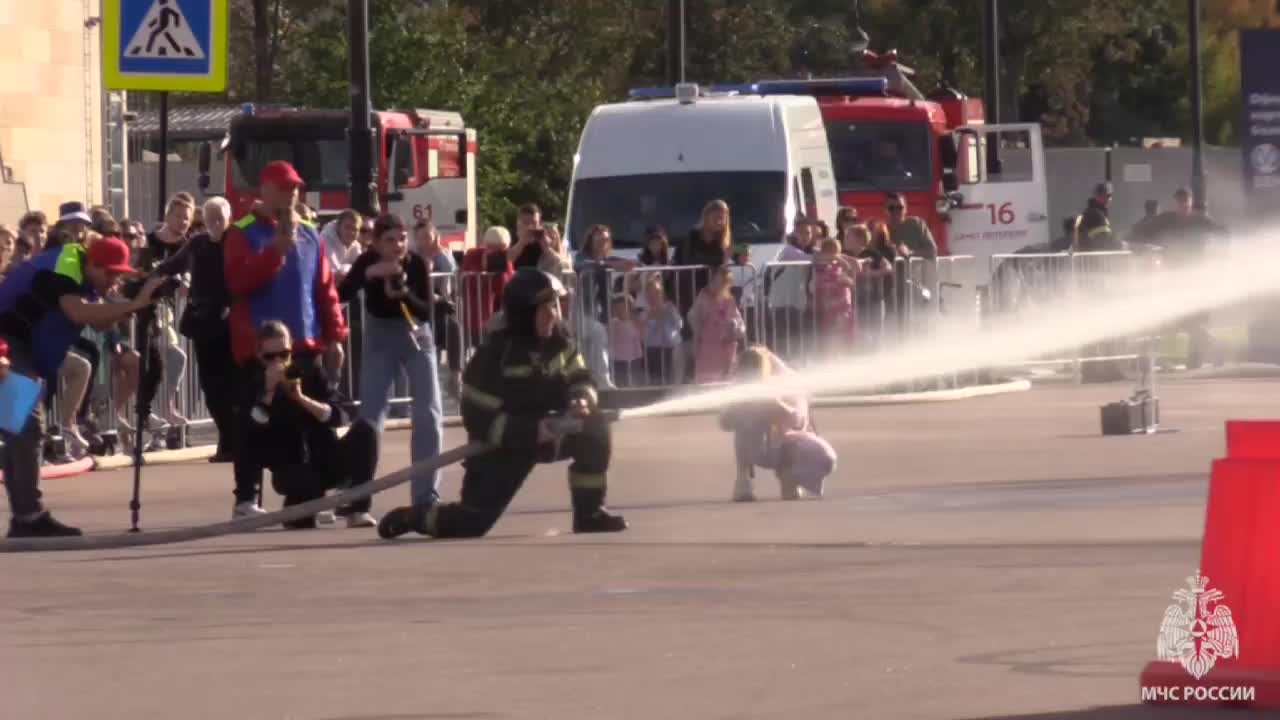 Петербургские спасатели заняли первые места на соревнованиях по скоростному  маневрированию на пожарных машинах — Мегаполис