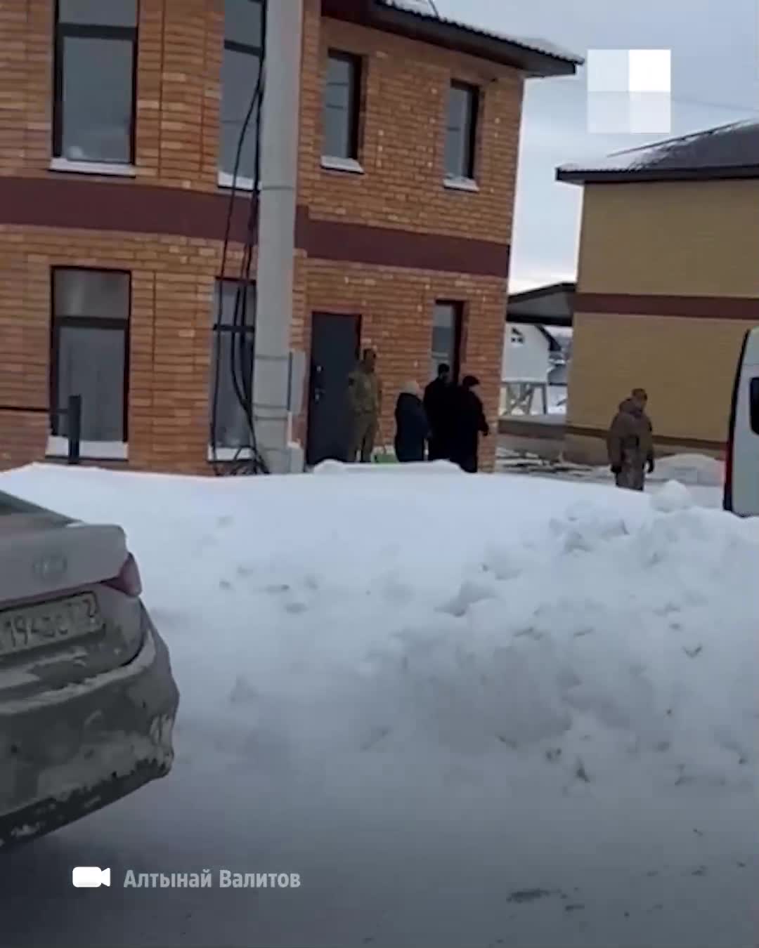 Певец Алтынай Валитов заявил, что в его дом под Уфой ворвались неизвестные  и разбили окно - 19 января 2024 - УФА1.ру