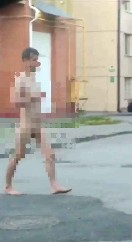 Ответы city-lawyers.ru: Муж ходит дома голый перед детьми. Это нормально?